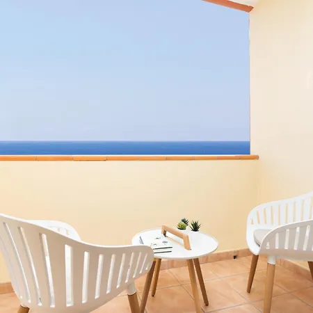 Semesterbostad Frontline Duplex Arenitas With Pool Candelaria