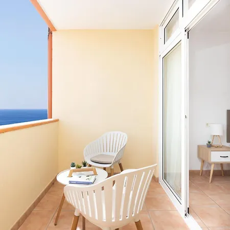 Semesterbostad Frontline Duplex Arenitas With Pool Candelaria