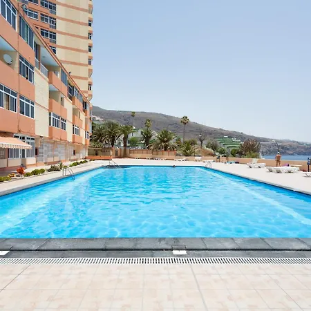 Semesterbostad Frontline Duplex Arenitas With Pool