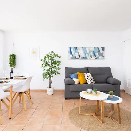 Frontline Duplex Arenitas With Pool Semesterbostad