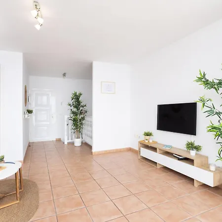 Feriehus Frontline Duplex Arenitas With Pool Candelaria